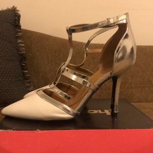 Wore only a few times. Good condition.